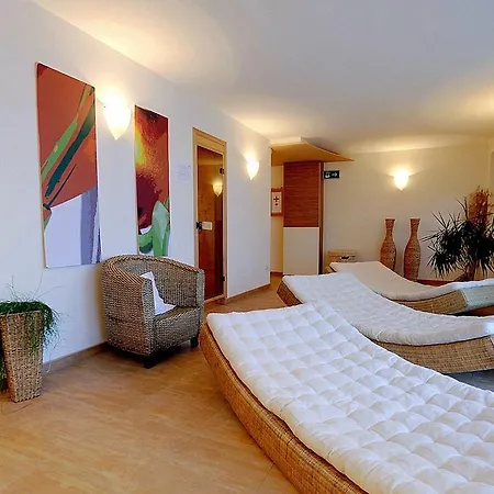 Hotel Bio-landhaus Knura 3*